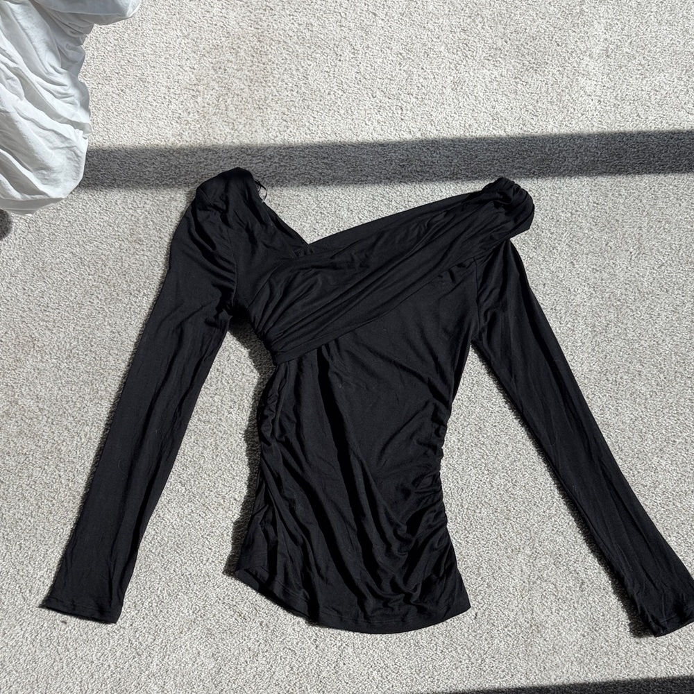 Bluivy Black Off-Shoulder Long Sleeve Top